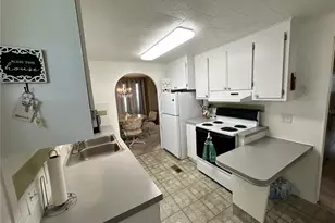 28 Harbor Oaks Dr, Fruitland Park, FL 34731 - Photo 12