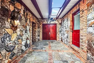 1910 College Park Dr, Tavares, FL 32778 - Photo 20