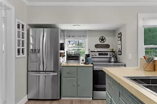 111 E McClendon St, Lady Lake, FL 32159 - Photo 26