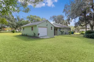 111 E McClendon St, Lady Lake, FL 32159 - Photo 4