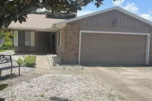 1107 Golf Club Ct, Mount Dora, FL 32757 - Photo 1