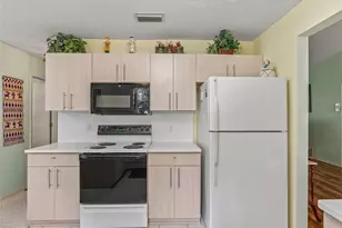 304 San Marino Dr, The Villages, FL 32159 - Photo 20