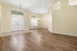 17627 SE 88th Covington Cir, The Villages, FL 32162 - Photo 6