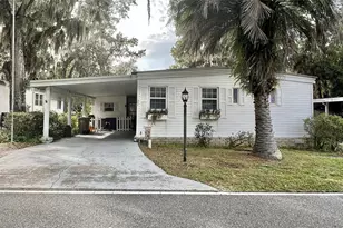 127 Royal Palm Dr, Leesburg, FL 34748 - Photo 1