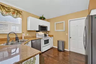 931 Oleander St, Lady Lake, FL 32159 - Photo 8