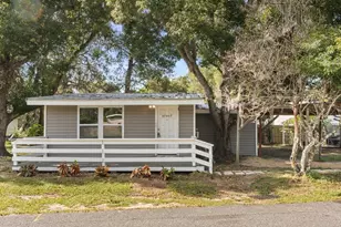 37547 Washington Ave, Umatilla, FL 32784 - Photo 2