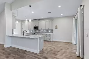 562 Dowling Cir, Lady Lake, FL 32159 - Photo 12