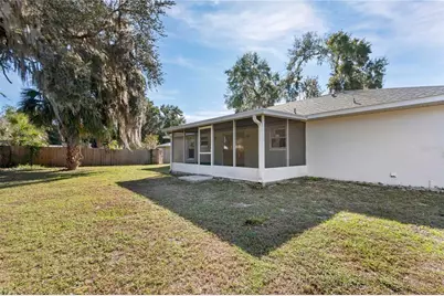 1015 Cr 463B, Lake Panasoffkee, FL 33538 - Photo 10