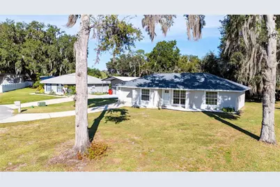 1015 Cr 463B, Lake Panasoffkee, FL 33538 - Photo 16