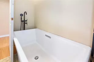 172 S Virginia Ave, Center Hill, FL 33514 - Photo 16