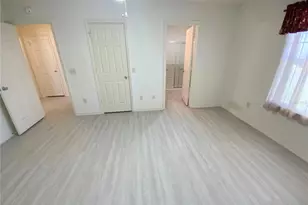 317 Rowesville Ln, The Villages, FL 32162 - Photo 8