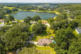 211 Hanging Moss Ln, Lady Lake, FL 32159 - Photo 1