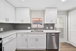 1114 Elkhart Cir, Tavares, FL 32778 - Photo 8