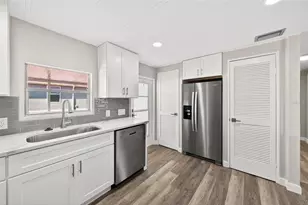 1114 Elkhart Cir, Tavares, FL 32778 - Photo 10