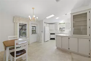 725 Camelia Ct, Lady Lake, FL 32159 - Photo 6