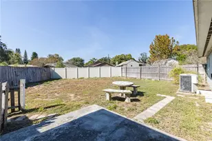 903 Virginia Ave, Tavares, FL 32778 - Photo 38