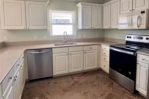 1052 Jackson St, The Villages, FL 32162 - Photo 2