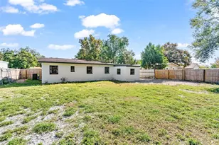 995 Emerald Dr, Mount Dora, FL 32757 - Photo 20