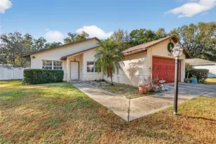 40007 Parkinsonia St, Lady Lake, FL 32159 - Photo 2