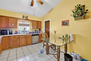 40007 Parkinsonia St, Lady Lake, FL 32159 - Photo 10