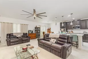 9495 Oglethorpe Dr, Groveland, FL 34736 - Photo 8