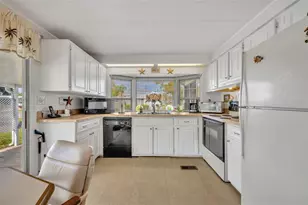 173 Paradise N, Leesburg, FL 34788 - Photo 8