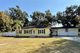 708 Mission Dr, Wildwood, FL 34785 - Photo 1