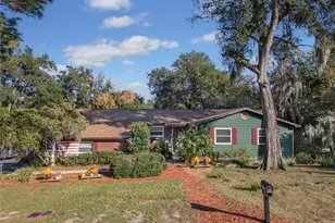 1438 Crestview Dr, Mount Dora, FL 32757 - Photo 2