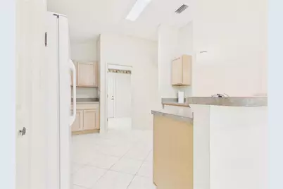 817 Oak Forest Drive, The Villages, FL 32162 - Photo 10
