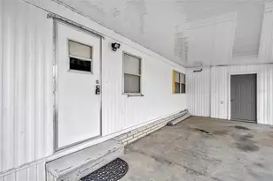 11 Hawaiian Way, Leesburg, FL 34788 - Photo 6