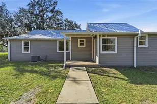 19402 E 5th St, Umatilla, FL 32784 - Photo 8