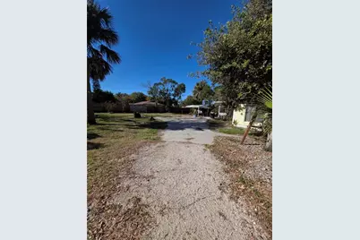 811 N Disston Avenue, Tavares, FL 32778 - Photo 32