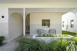 438 Skyfield Ct, Lady Lake, FL 32159 - Photo 2