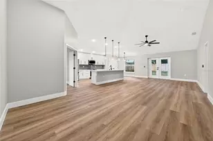 225 Hillside Ave, Umatilla, FL 32784 - Photo 10