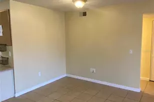 701 W Rosewood Ln, Tavares, FL 32778 - Photo 4