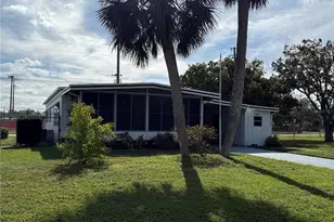 1043 Capella Dr, Tavares, FL 32778 - Photo 1