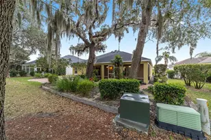 565 Society Hill Cir, The Villages, FL 32162 - Photo 46