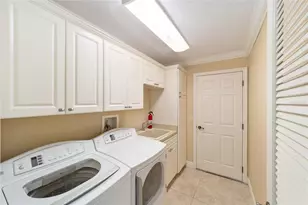 565 Society Hill Cir, The Villages, FL 32162 - Photo 36