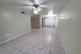 18101 Sandalwood Dr, Wildwood, FL 34785 - Photo 8