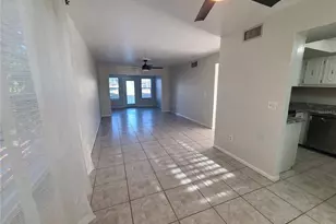 18101 Sandalwood Dr, Wildwood, FL 34785 - Photo 6