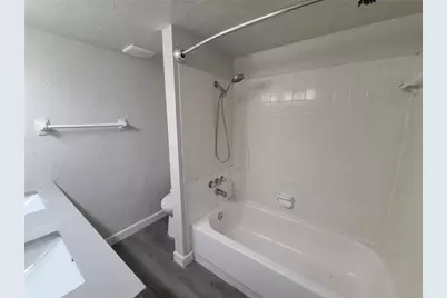 18101 Sandalwood Drive, Wildwood, FL 34785 - Photo 16