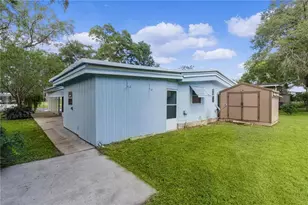 354 Ivanhoe Cir, Lady Lake, FL 32159 - Photo 30