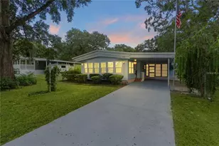 354 Ivanhoe Cir, Lady Lake, FL 32159 - Photo 34