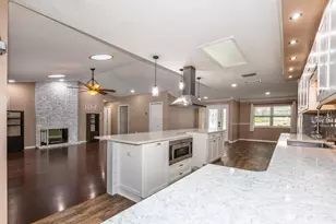 33719 Overton Dr, Leesburg, FL 34788 - Photo 8