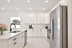 3014 Sunscape Terr Dr, Groveland, FL 34736 - Photo 4