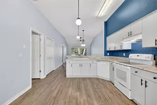 579 Juniper Way, Tavares, FL 32778 - Photo 8