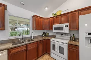 2473 Buttonwood Run, The Villages, FL 32162 - Photo 12