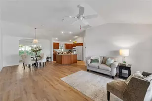 2473 Buttonwood Run, The Villages, FL 32162 - Photo 6