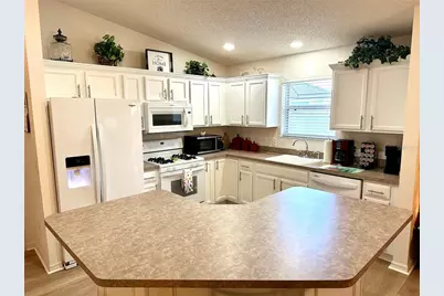17766 SE 91st Poplar Terrace, The Villages, FL 32162 - Photo 10