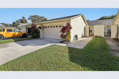 2216 Cypress Cove Drive #H3, Tavares, FL 32778 - Photo 2